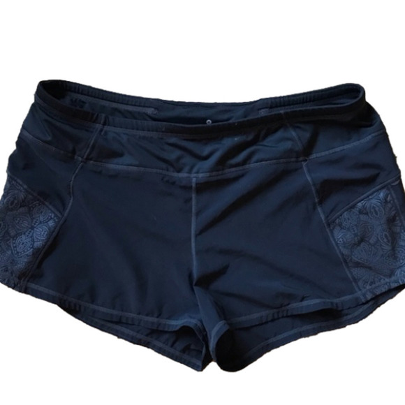 Athleta workout gym shorts. Women’s size large.  Black. - Picture 1 of 4